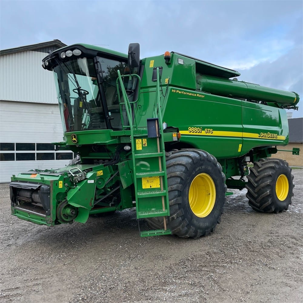 John Deere 80 Series (Harvester)