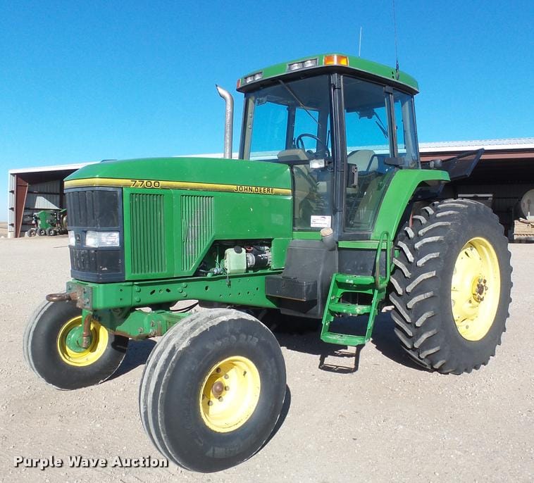 John Deere 7000 Series