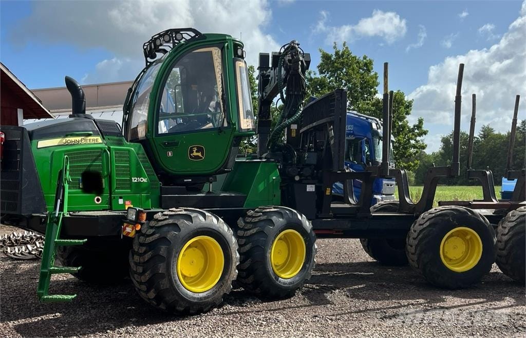 John Deere E Series (Forwarder)