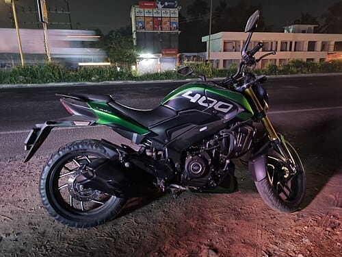 Bajaj Dominar
