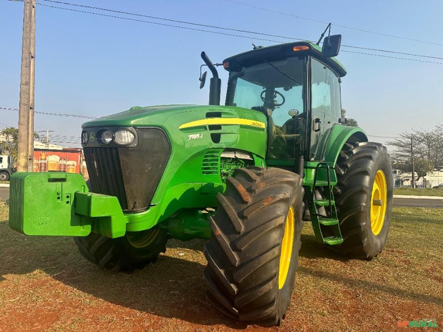 John Deere 7J Series